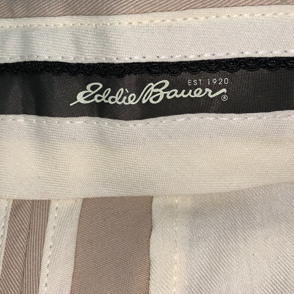 Eddie Bauer Mens Khaki Pants 34”W and 33” Inseam. Like new condition. 9.5/10 - Picture 9 of 12